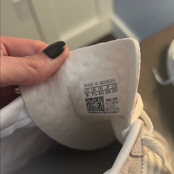 Adidas Women's White and Gray Platform Sneakers - Picture 7 of 7